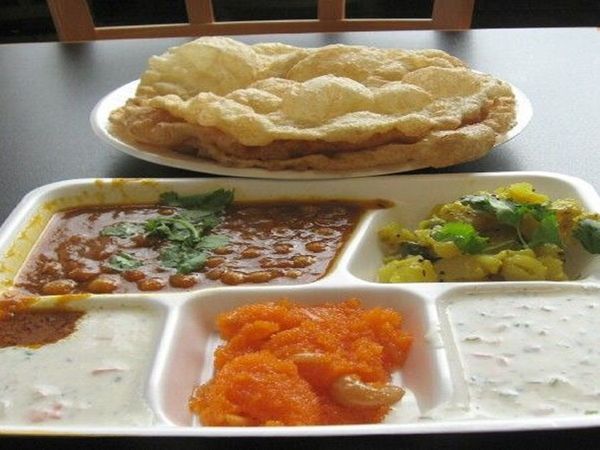 स्वादिष्ट हलवा, चना और पूड़ी बनाने की आसान रेसिपी